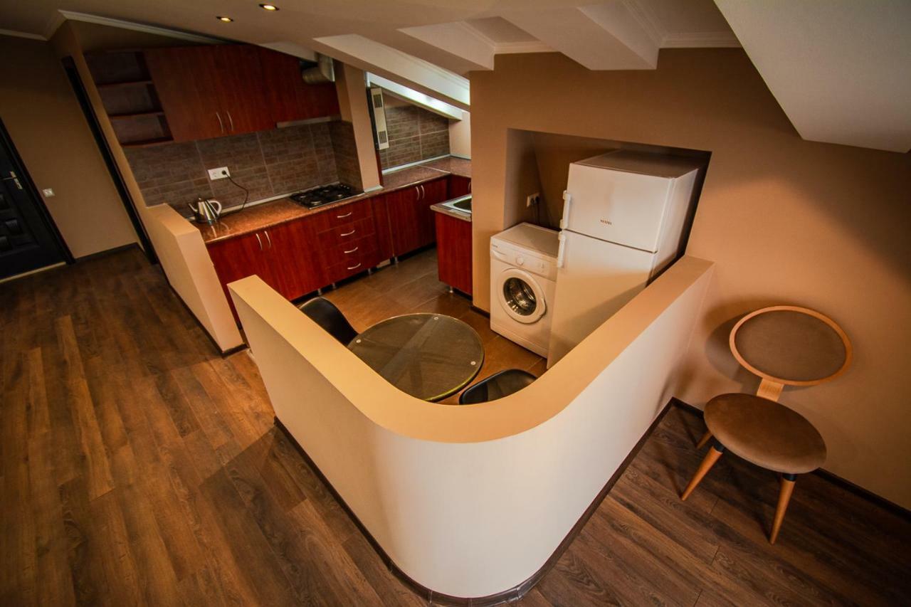 Daros Apartment Батуми Екстериор снимка