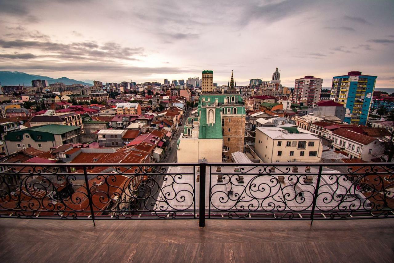 Daros Apartment Батуми Екстериор снимка