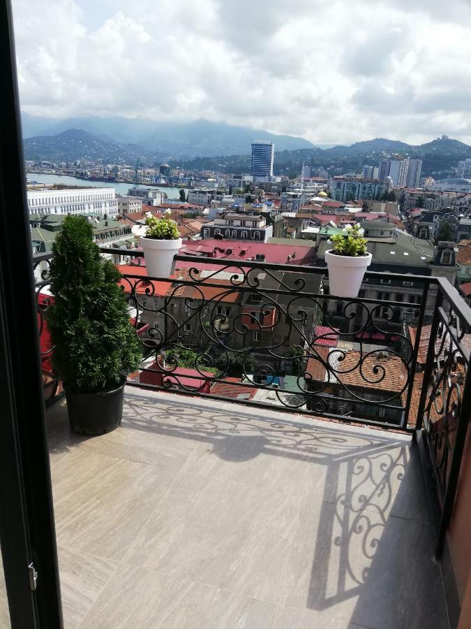 Daros Apartment Батуми Екстериор снимка
