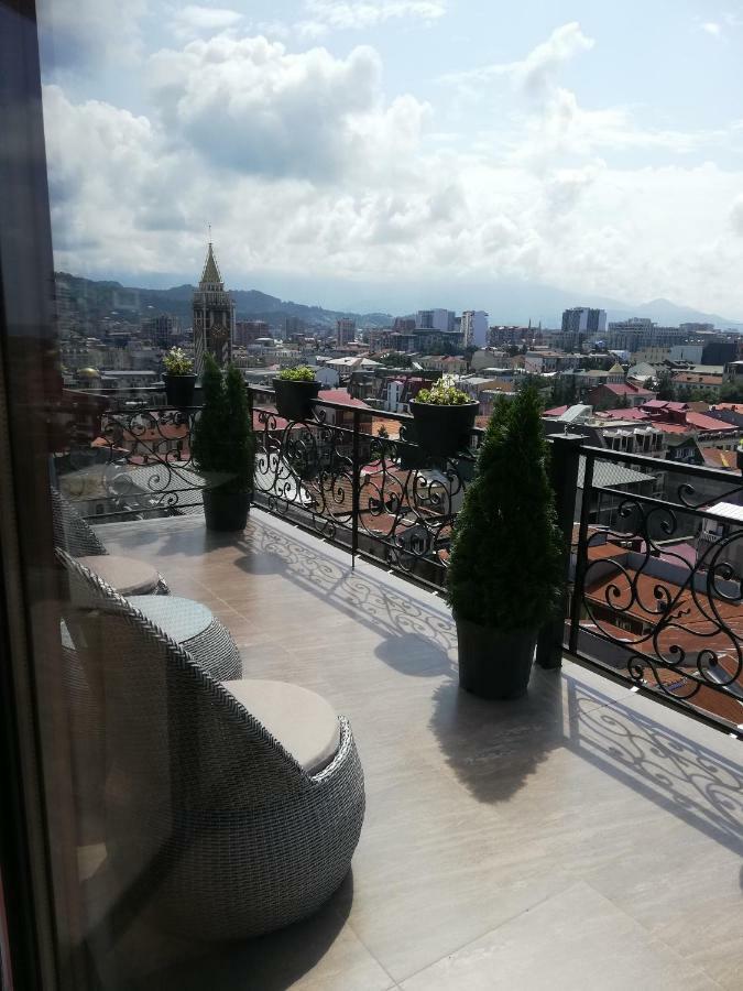 Daros Apartment Батуми Екстериор снимка