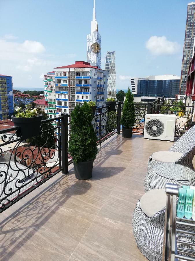 Daros Apartment Батуми Екстериор снимка